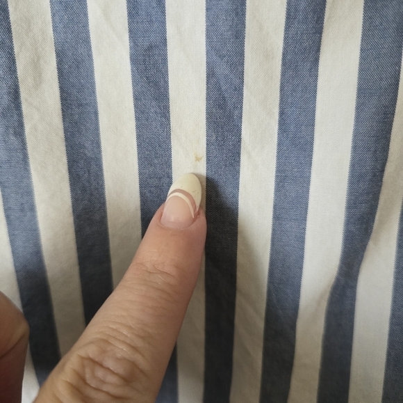 American Eagle Everyday Poplin Striped Button Up Size MT Blue White Nautical - Picture 6 of 6